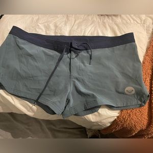 Roxy size xl blue board shorts